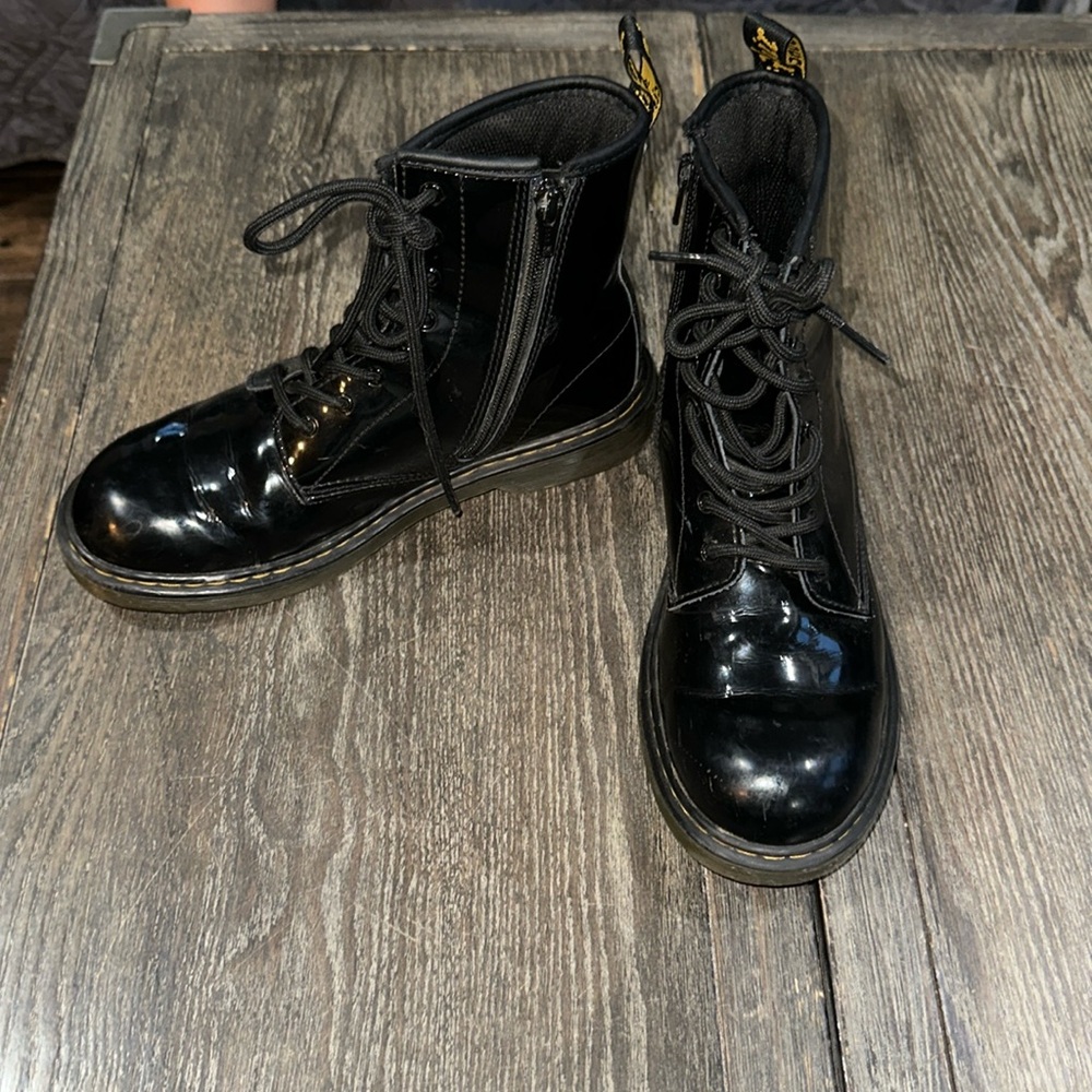 Like new girls doc martens